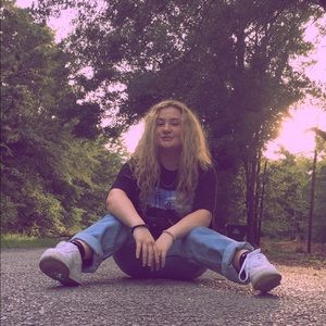 Meet your Posher, Alexis